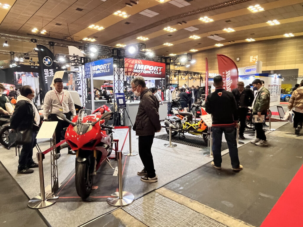 大阪モーターショーインポートブランドブース昨年の模様